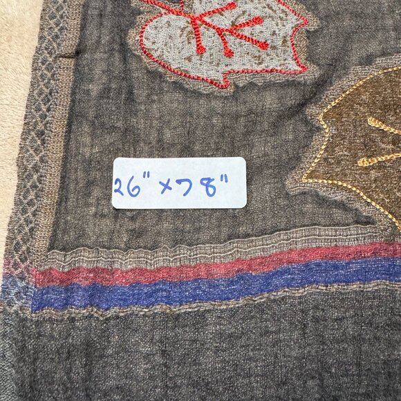 Carolina Amato scarf Gray leaves embroidered detail woman’s Wool Shawl Wrap vin - Picture 2 of 9